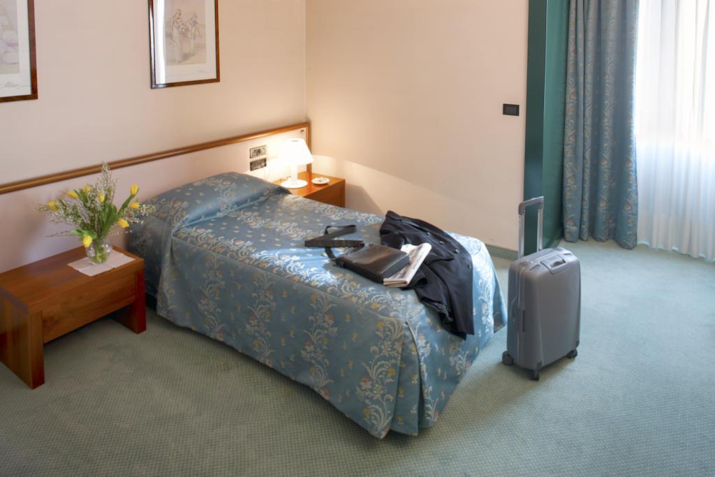 Single Room,244642189:JPEG
