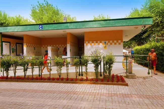 Caravan (4 Adults),249738893:JPEG