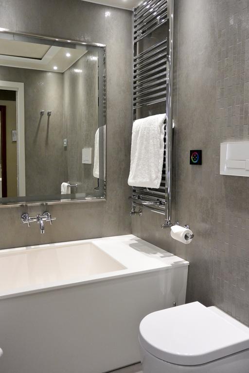 Suite with City View,1705782542:JPEG