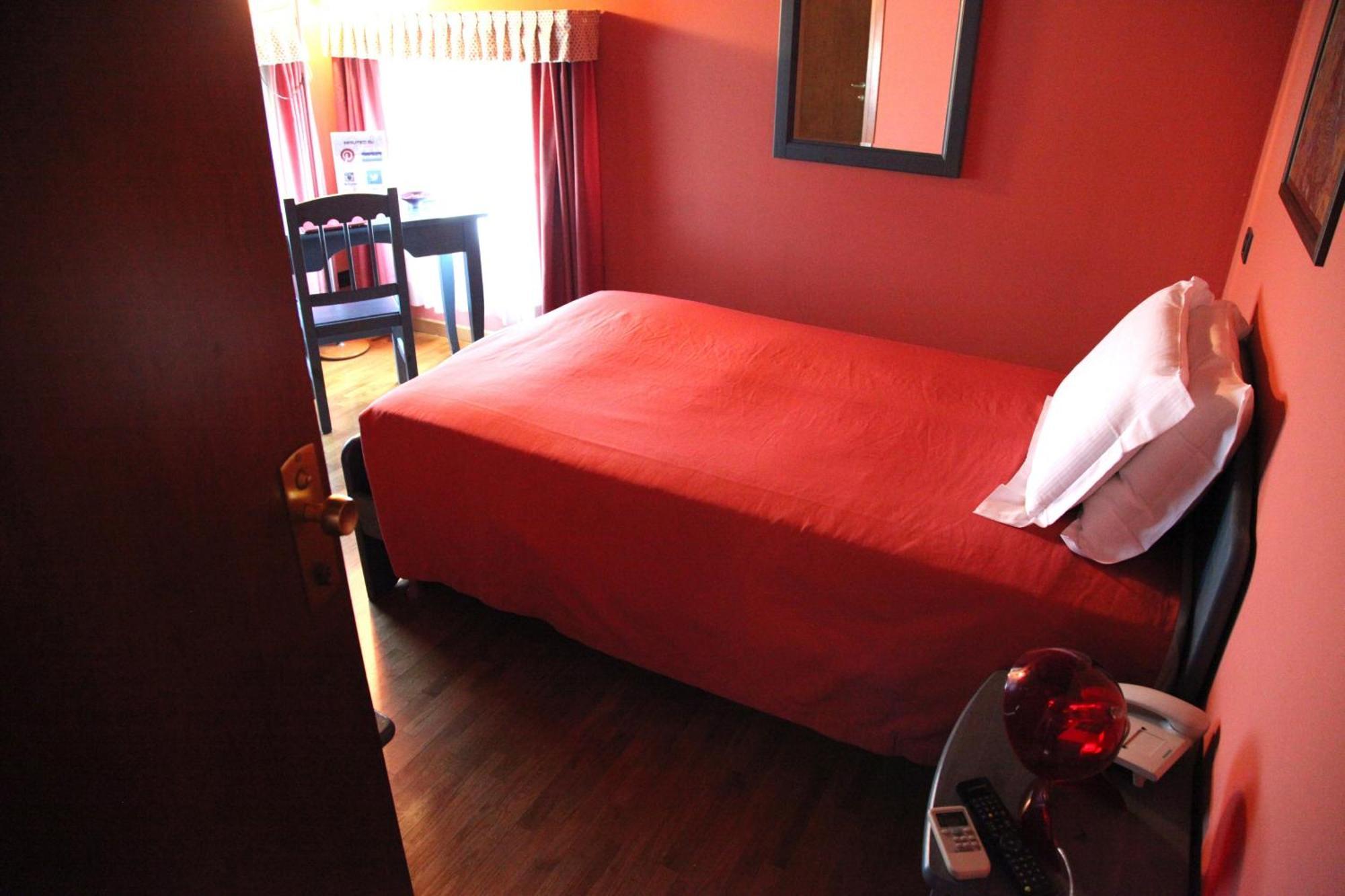 Single Room with Small Double Bed,302810584:JPEG