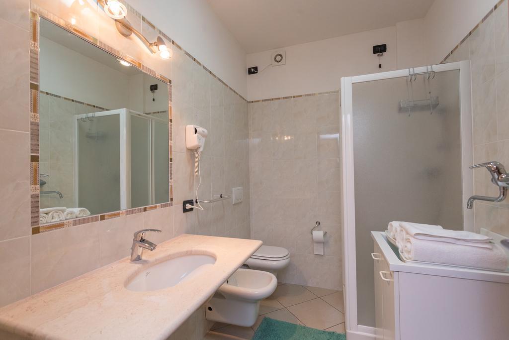 One-Bedroom Apartment,318244685:JPEG