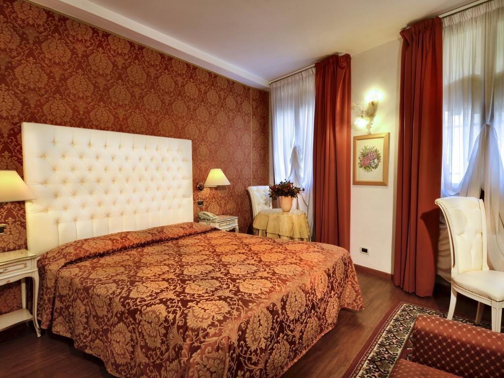 Quarto com Cama de Casal ou 2 de Solteiro