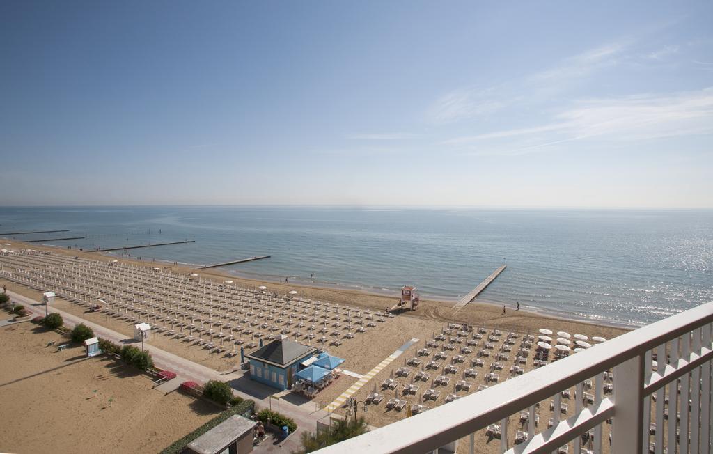 Double or Twin Room Sea View