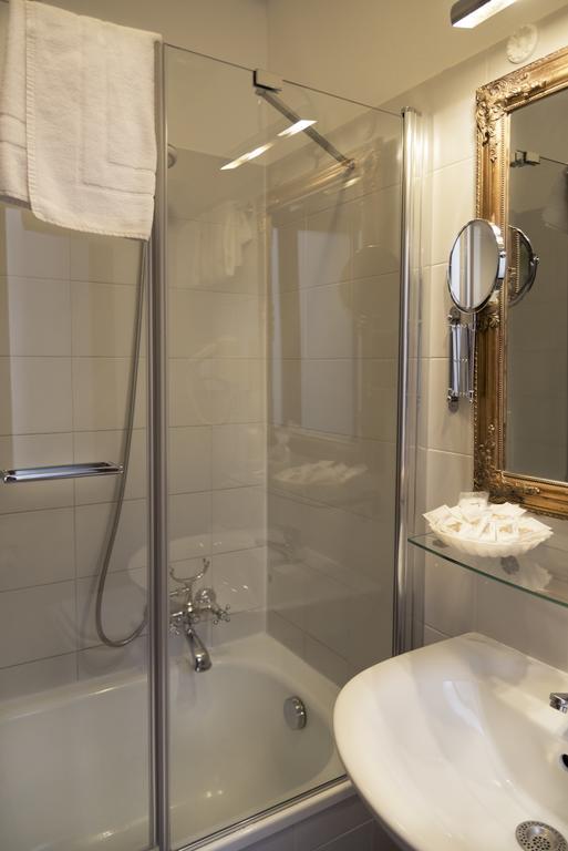 Double or Twin Room,324273941:JPEG