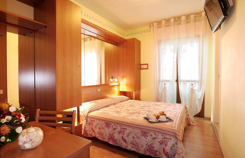 Double Room,1403431277:JPEG