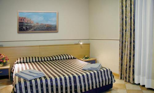 Triple Room,7287349:JPEG