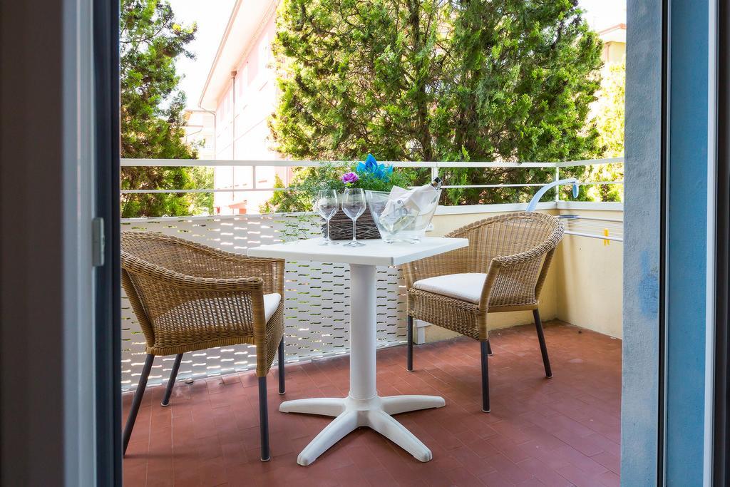 Double Room,403372899:JPEG