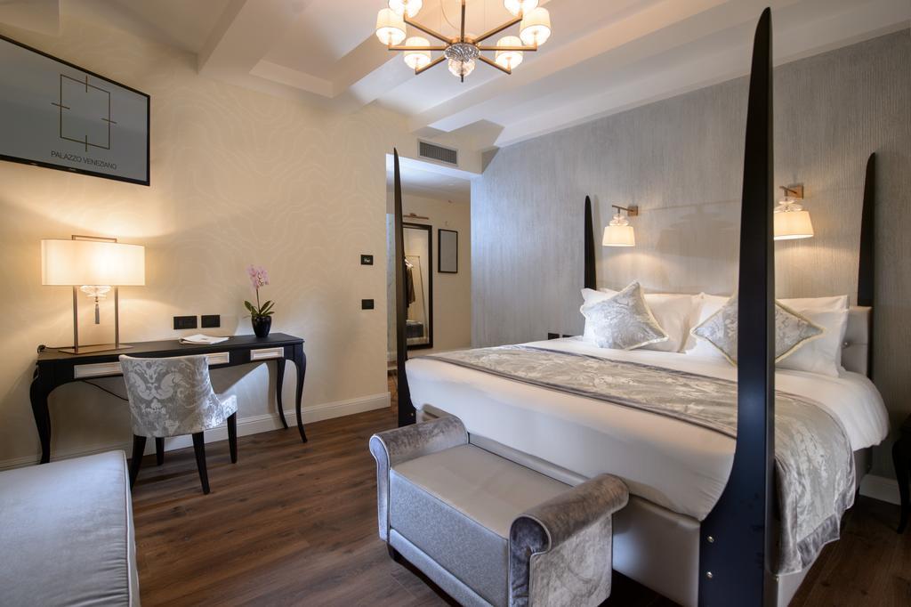 Suite Nupcial con bañera de hidromasaje
