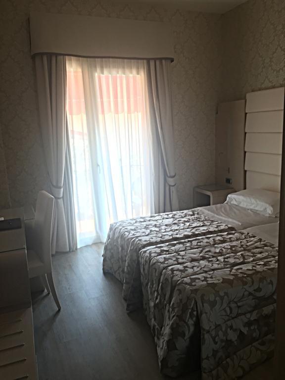 Classic Double or Twin Room with Balcony and Pool View,444443871:JPEG