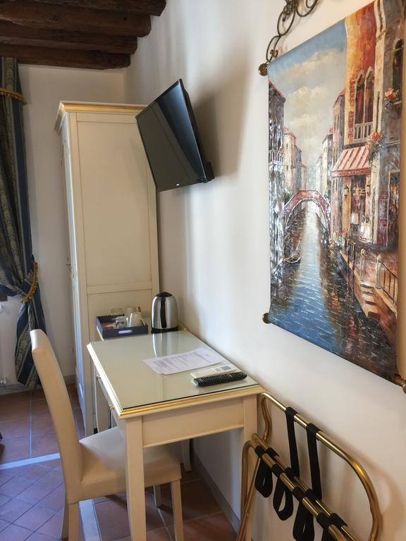 Double or Twin Room with Canal View,449219277:JPEG