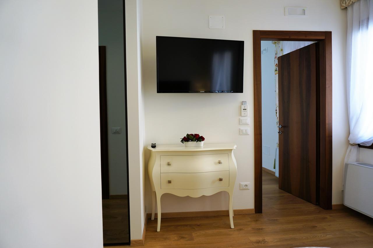 Double or Twin Room with Garden View,543070104:JPEG