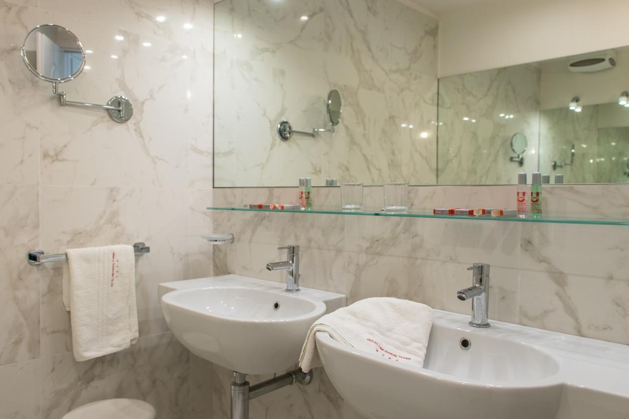 Classic Triple Room,747105569:JPEG