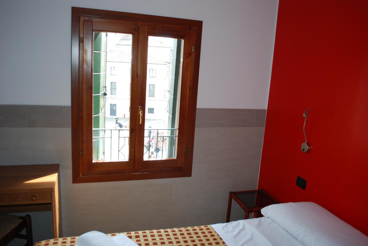 Double Room Private External Bathroom,566834292:JPEG