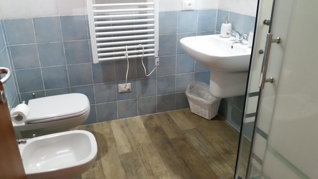 Comfort Triple Room Shower