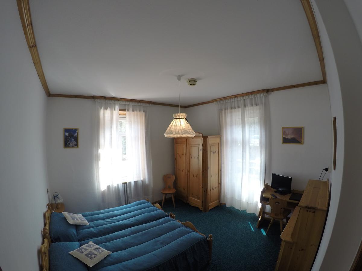 Twin Room with Bathroom