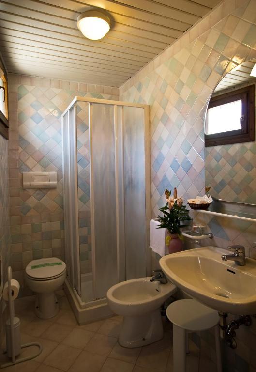 Standard Double or Twin Room,60921757:JPEG