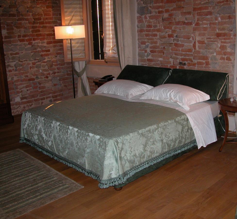 Doppel- oder Zweibettzimmer