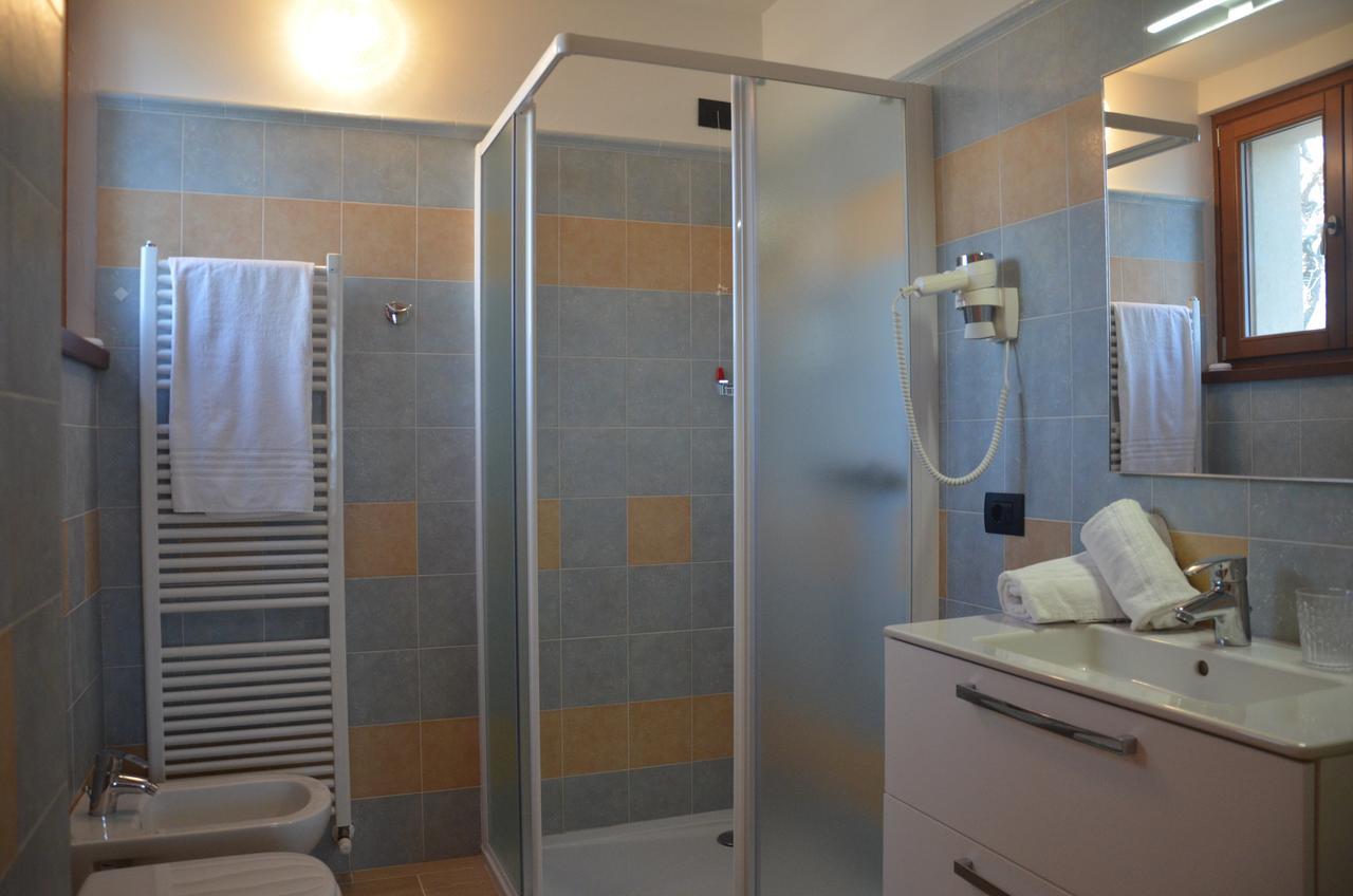 Standard Dreibettzimmer mit Meerblick