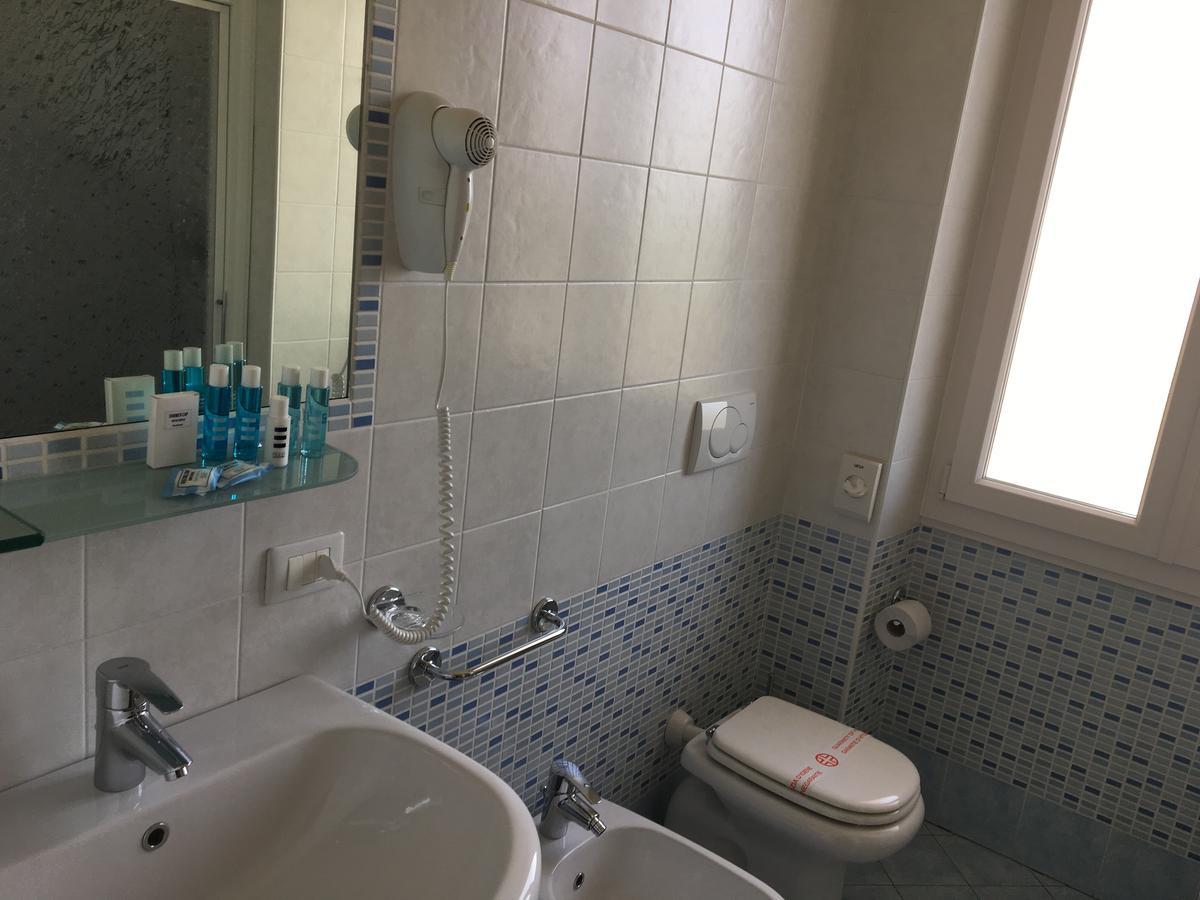 Double Room Balcony Partial Lake View