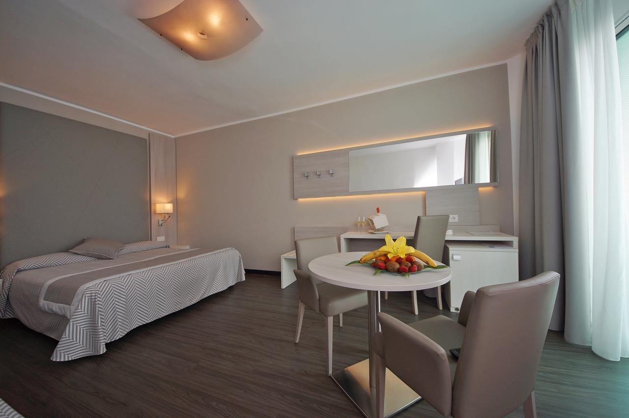 Executive Triple Room with Beach Package