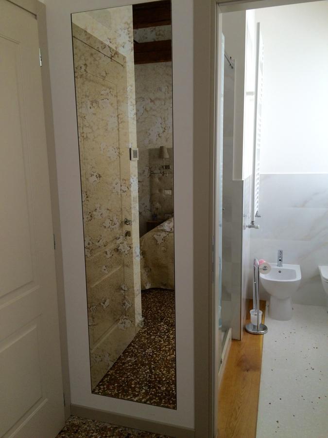 Quarto com Cama de Casal ou 2 de Solteiro e Banheiro Privativo