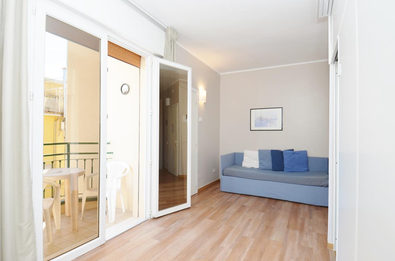 Triple Room,643704495:JPEG