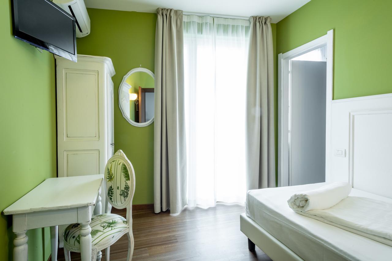 Single Room Balcony