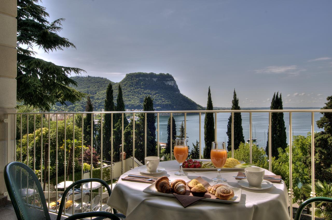 Double or Twin Room Balcony Lake View