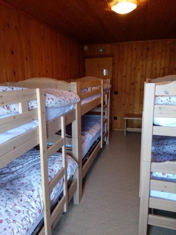 Posto Letto in Dormitorio Misto con 6 Letti