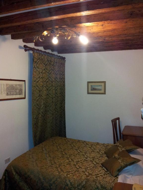 Camera Singola con Bagno in Comune