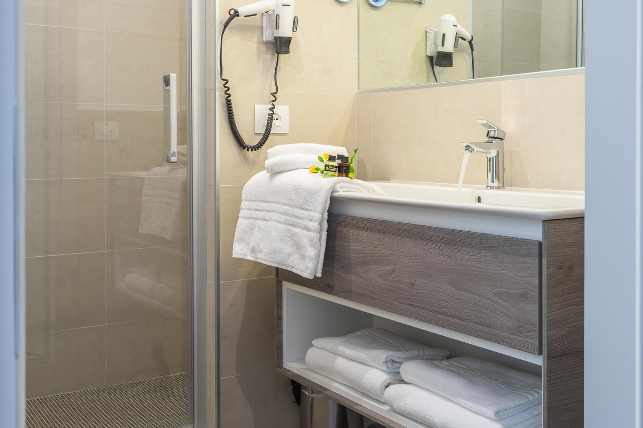 Double or Twin Room with Balcony,664018680:JPEG