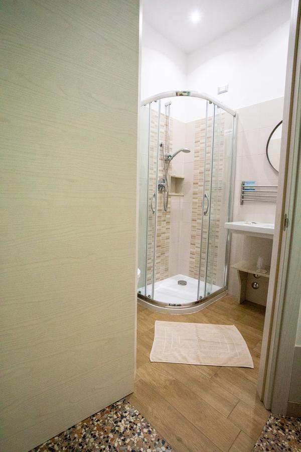 Small Double Room with French Bed,1173038607:JPEG