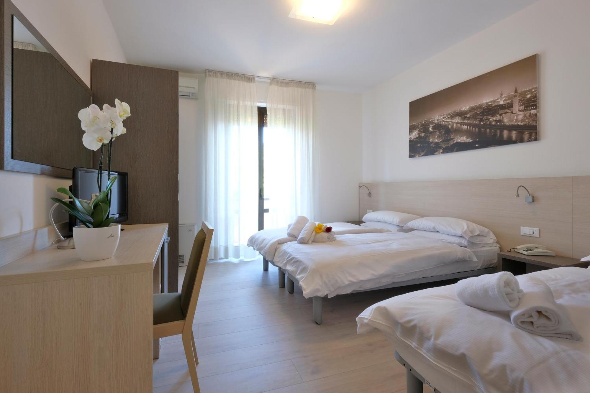 Triple Room,680481177:JPEG