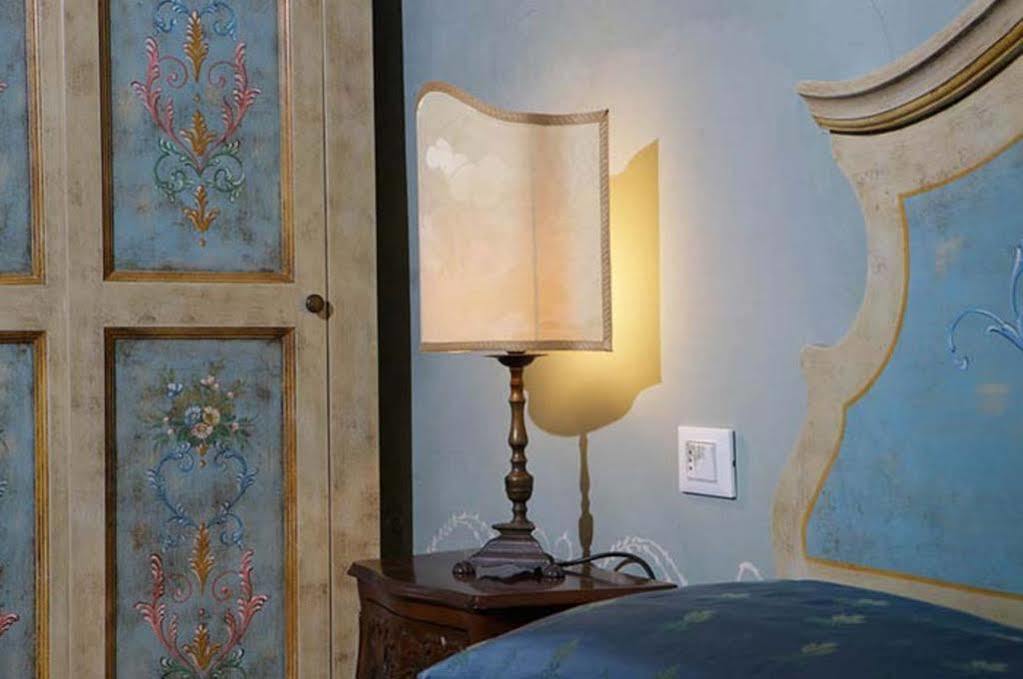 Quarto Econômico com Cama de Casal ou 2 de Solteiro