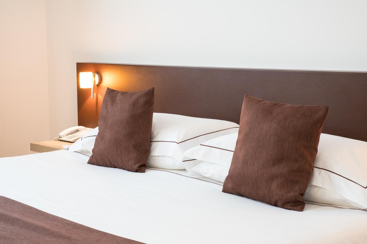 Double or Twin Room,994266895:JPEG