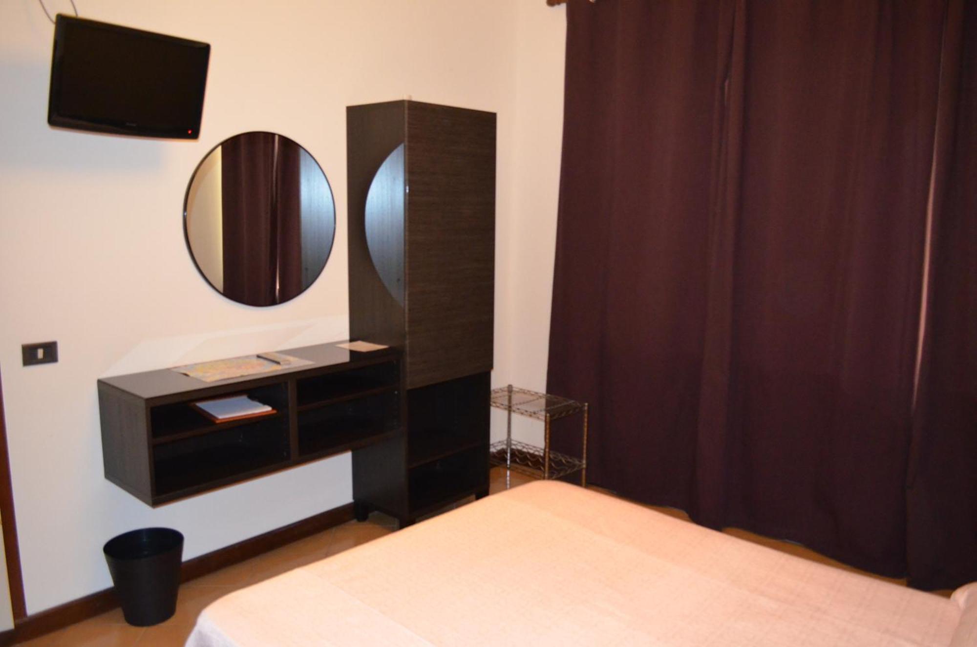 Economy Double Room,705360955:JPEG