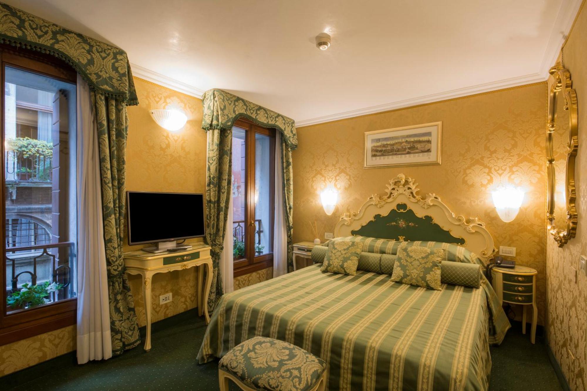 Classic Double Room