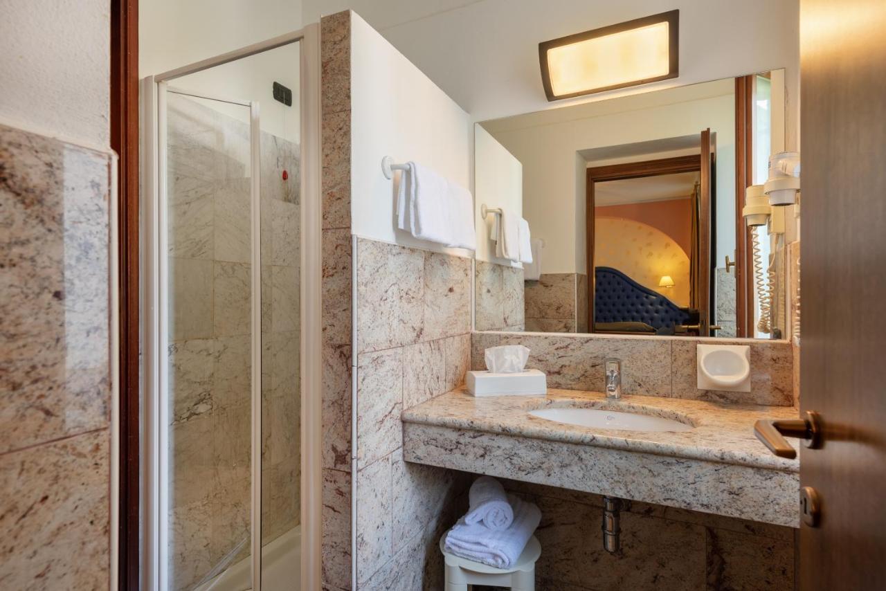 Superior Double Room with Lake View