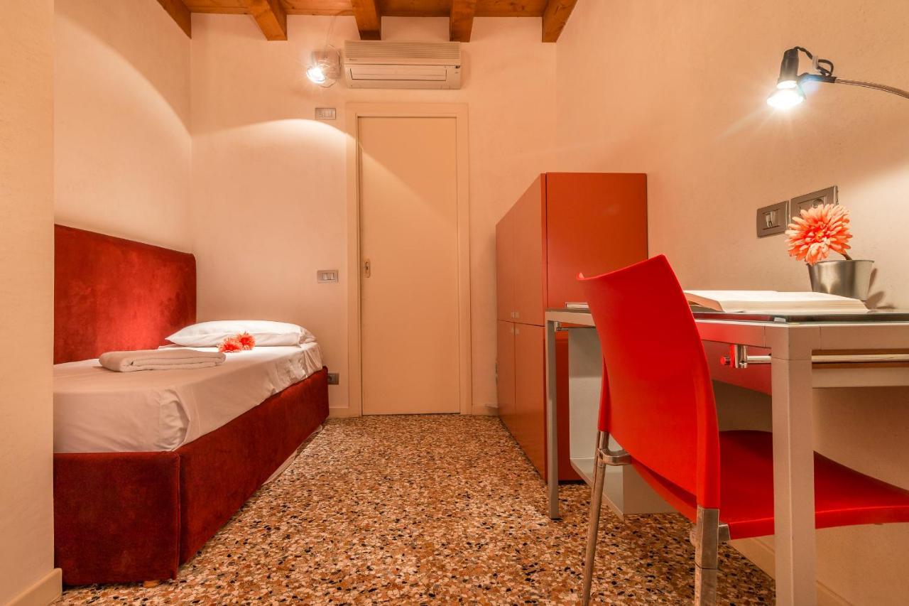 Apartment,742330048:JPEG