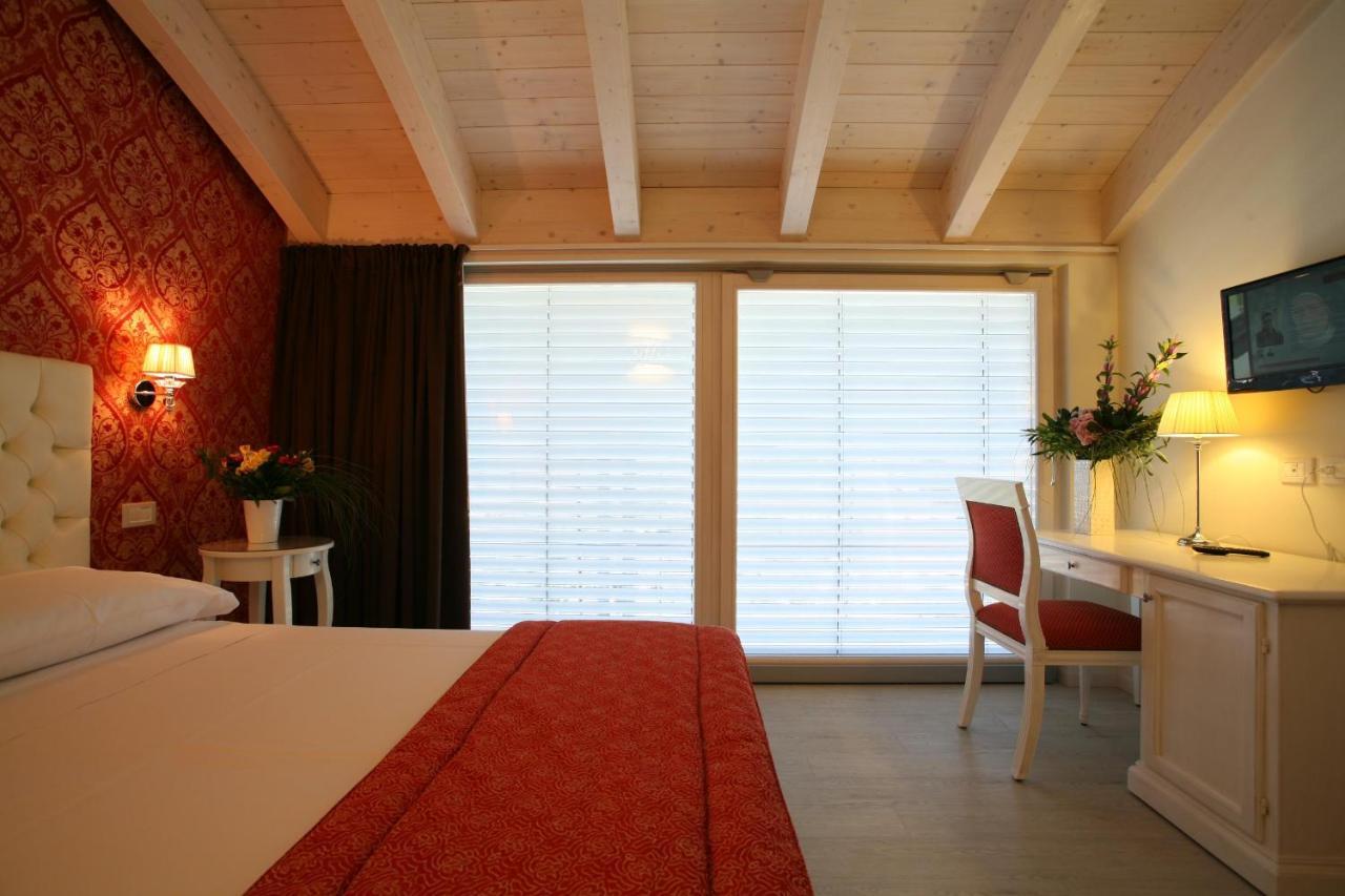 Double Room Balcony,747215609:JPEG