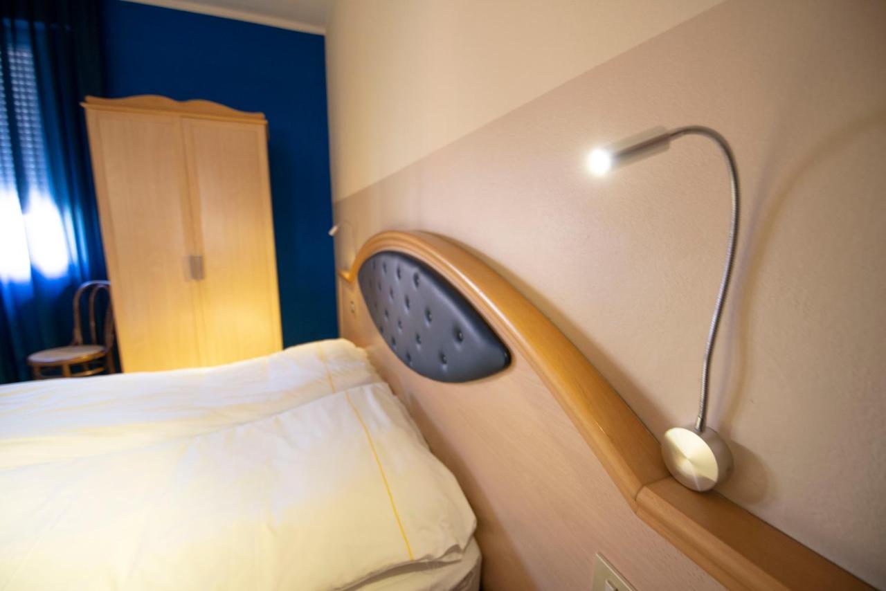 Quadruple Room,757606069:JPEG