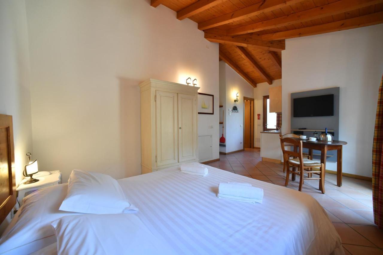 Studio with Garden View,1382193464:JPEG