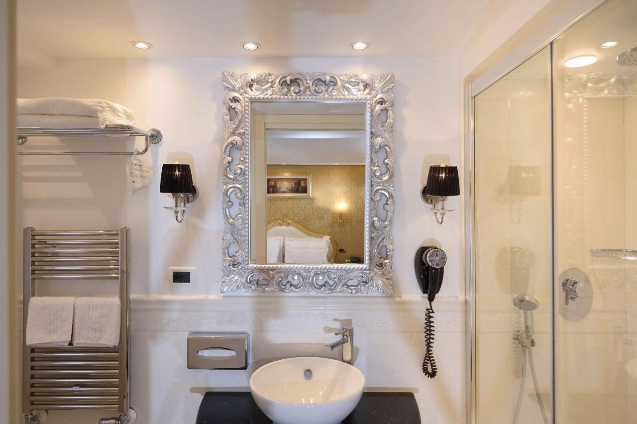 Classic Queen Room