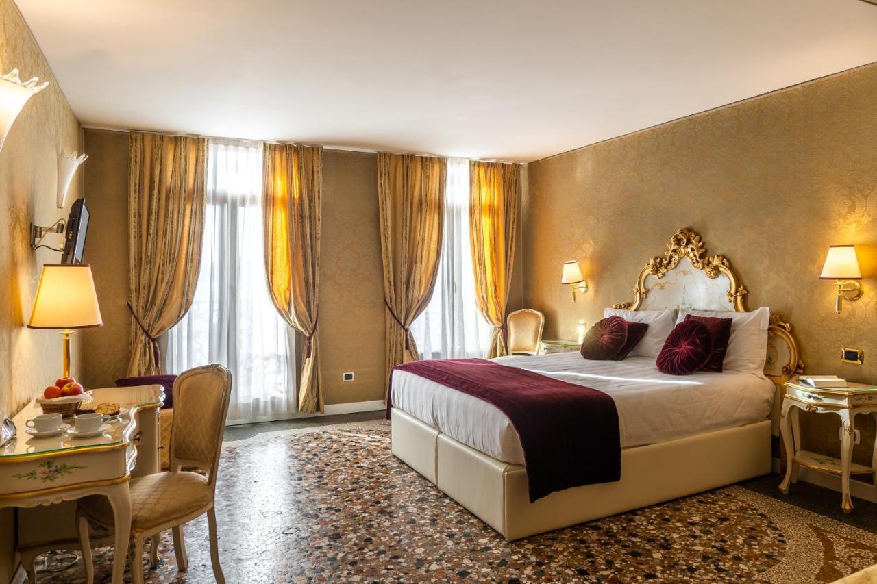 Quarto Triplo Familiar com Vista Canal