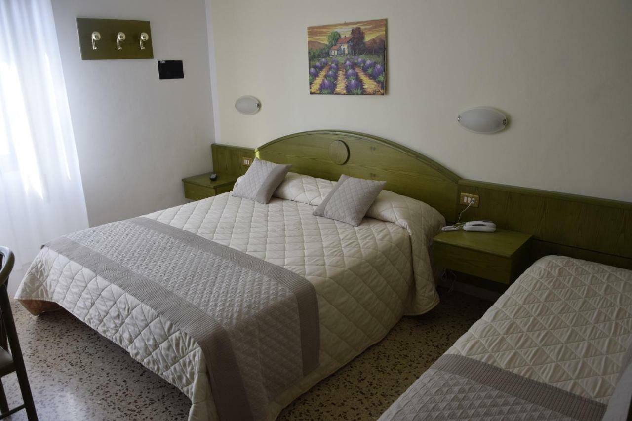 Camera Familiare con Bagno Privato