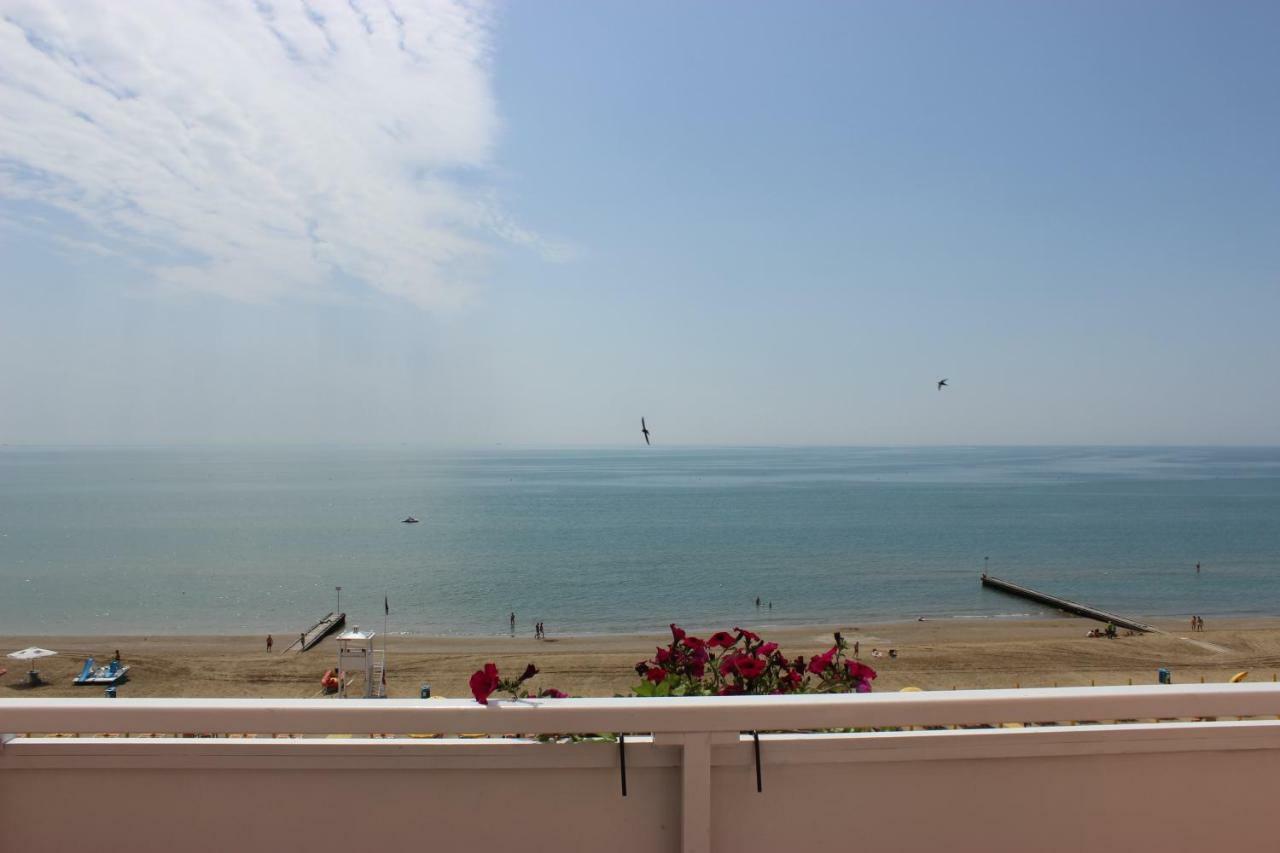 Deluxe Double or Twin Room Sea View