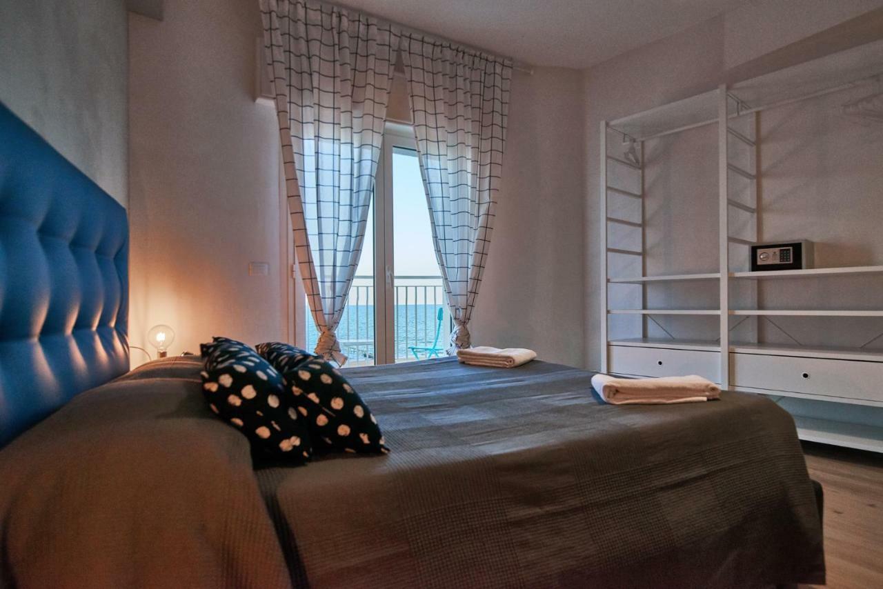 Deluxe Triple Room with Sea View,806524383:JPEG