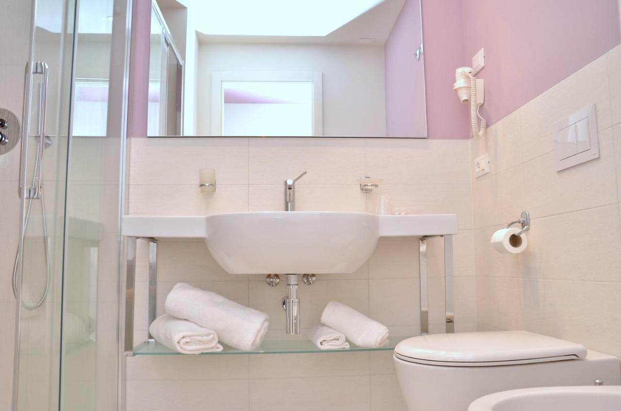 Double Room,813380175:JPEG