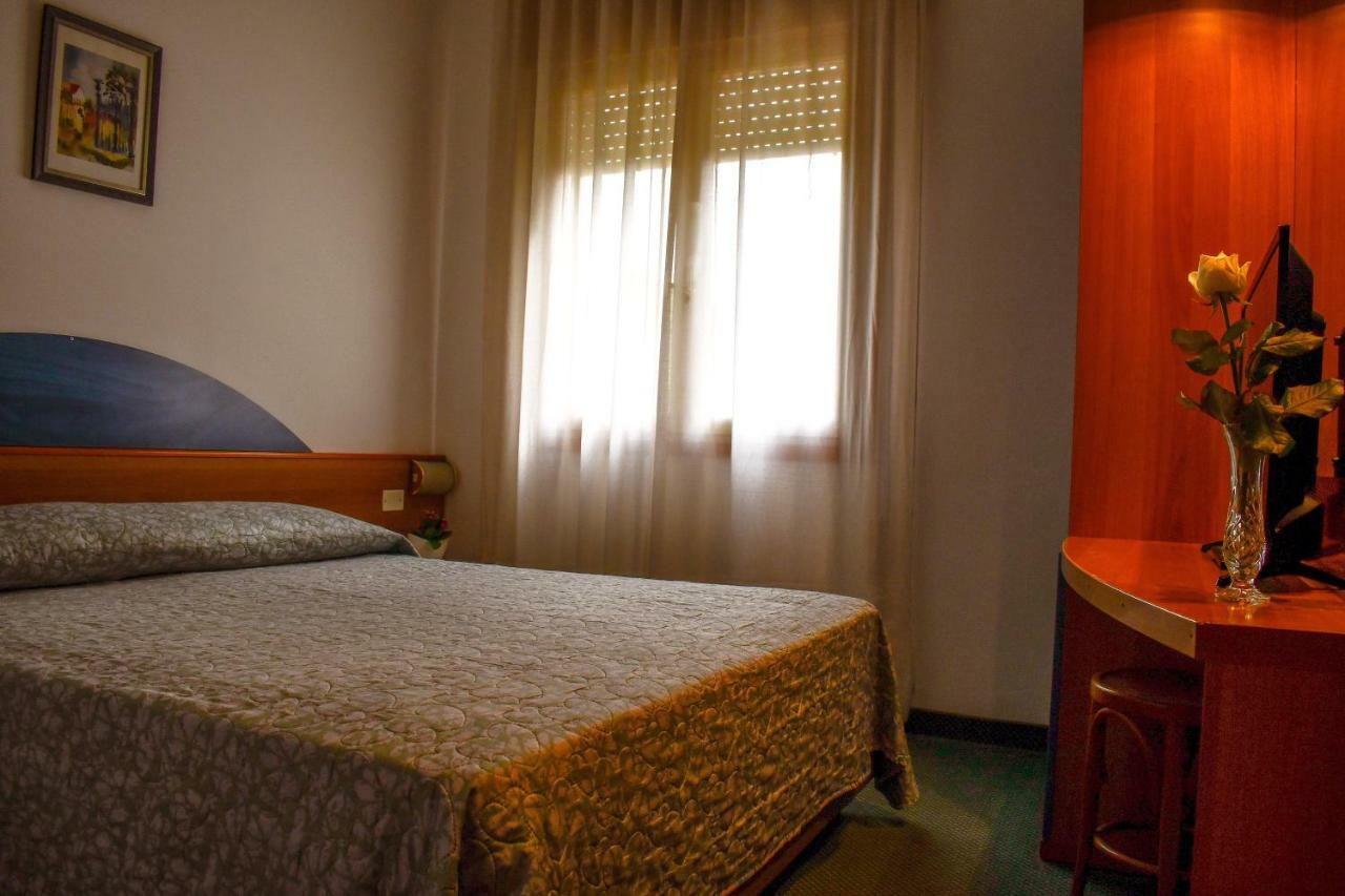 Comfort Queen Room
