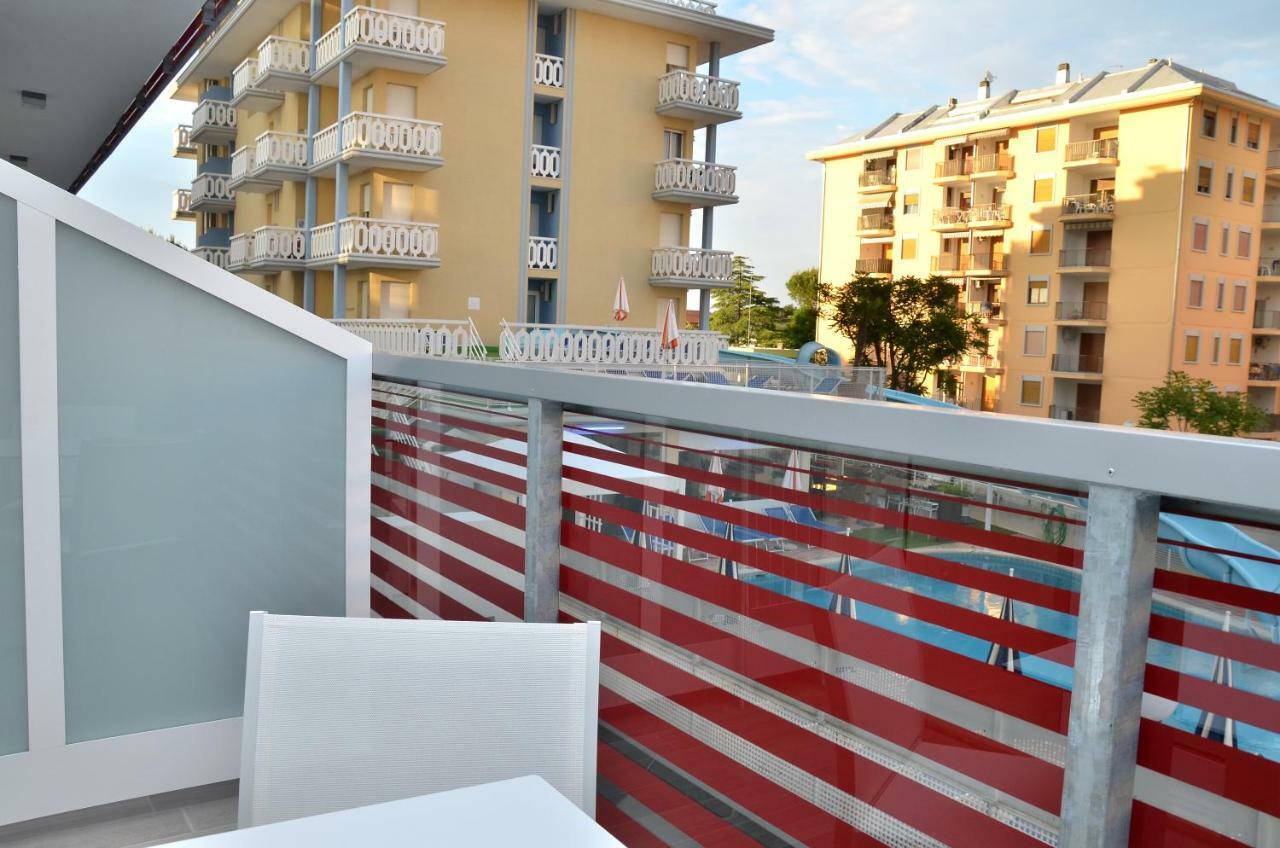 Family Room,830325944:JPEG